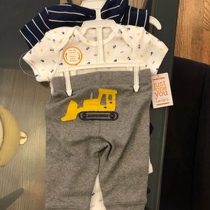 NWT Carters 3 months set. 2 onesies with sweats